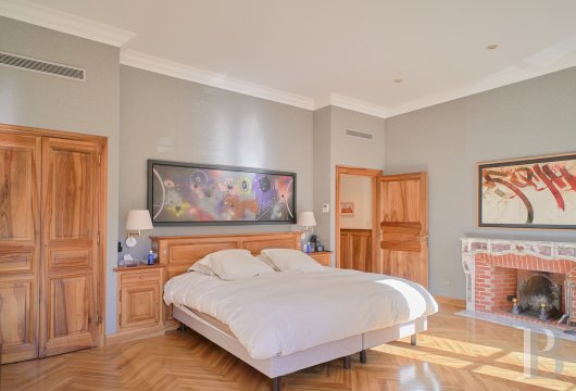 A patrician mansion in seven-hectare parkland in Marseille on the edge of the city and facing the calanques - photo  n°26